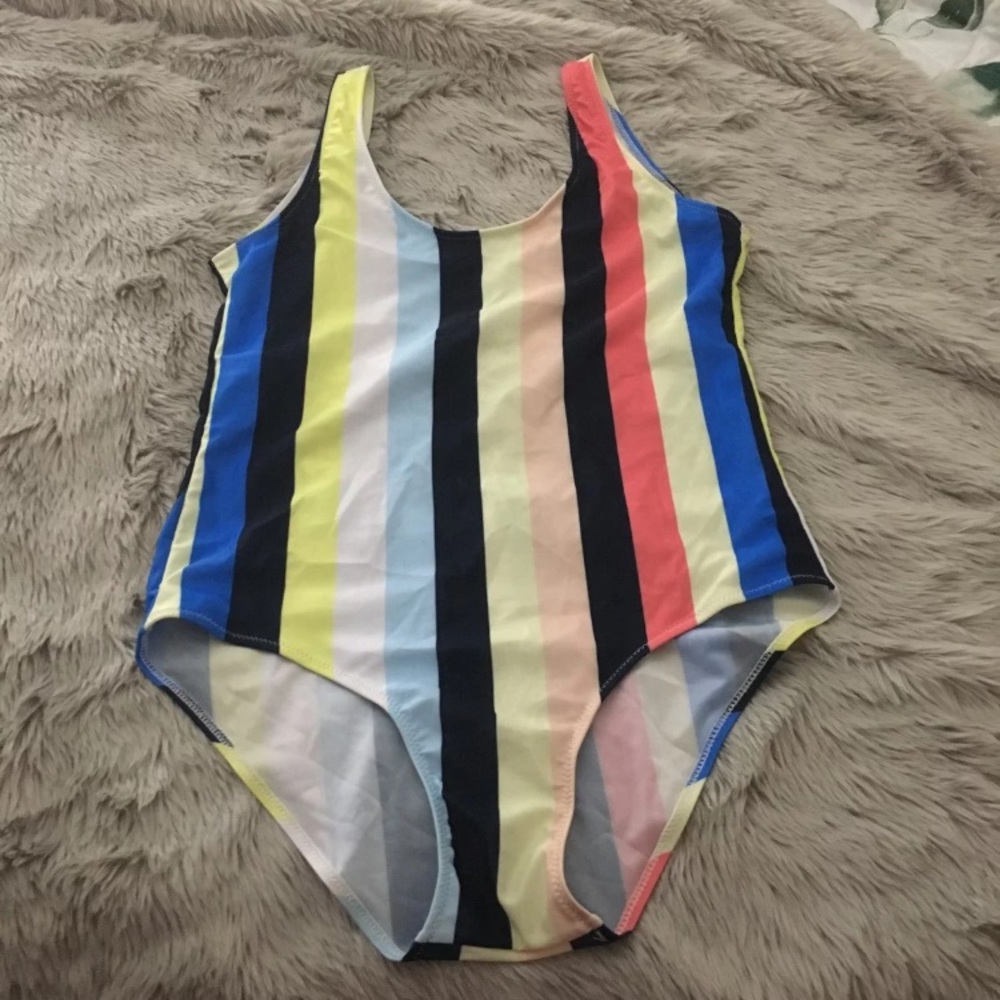 Stripped baiting suit